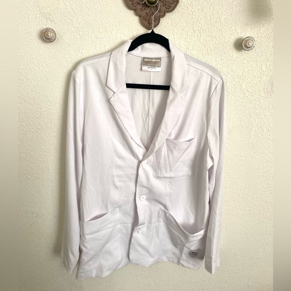 Sketchers white lab coat